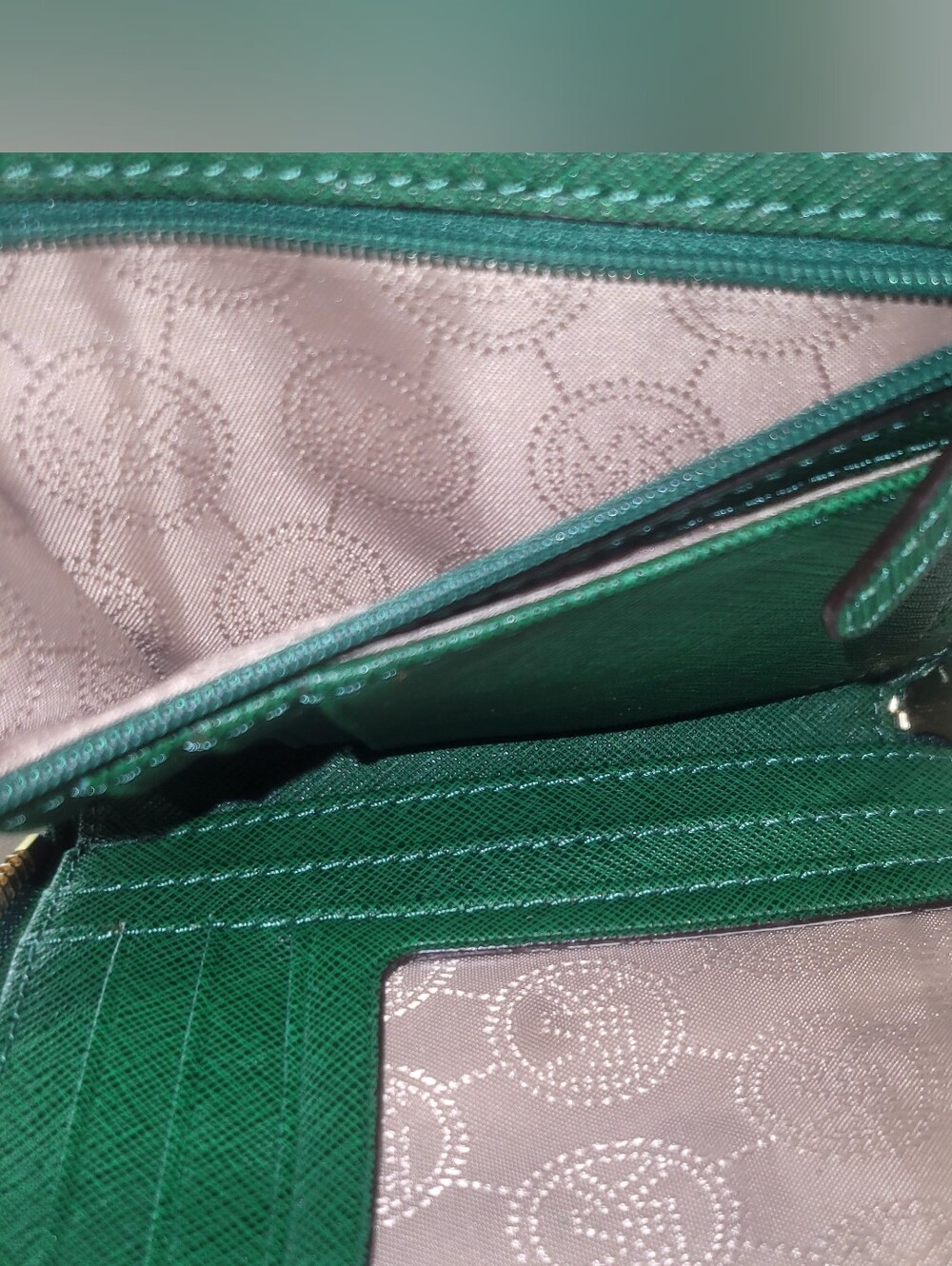 Michael Kors Green Zip-Around Leather Wallet Saffiano Leather Like New - Picture 11 of 12
